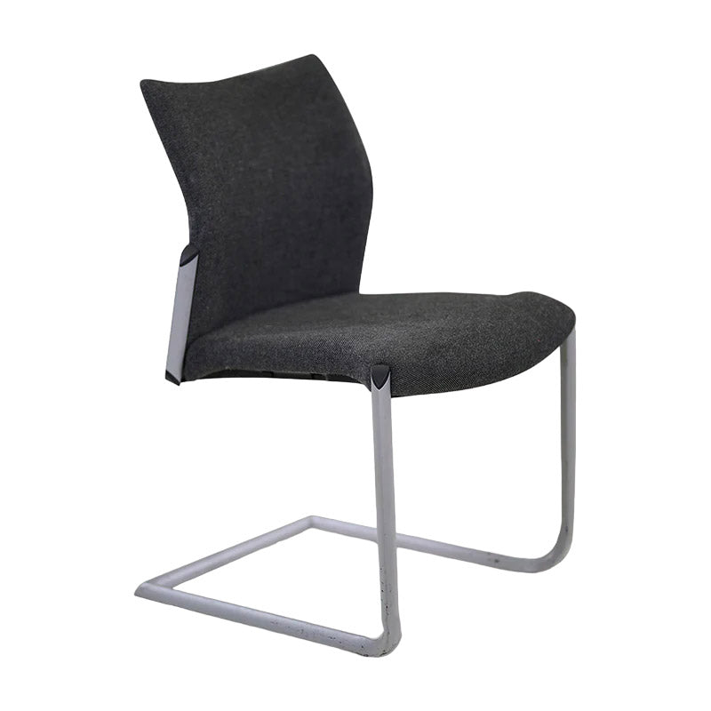 <tc>Senator</tc>: Chaise visiteur empilable T115 - Reconditionnée