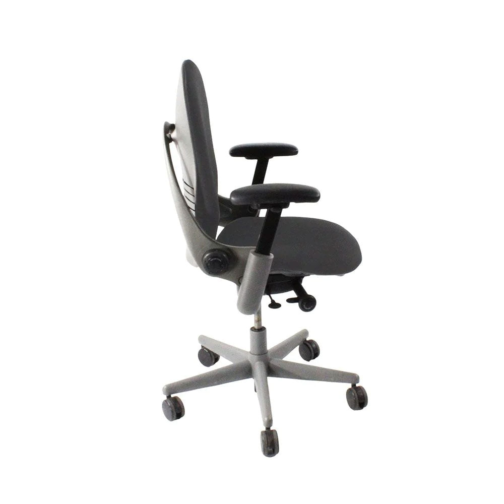 <tc>Steelcase</tc>: <tc>Leap V1</tc> Chaise de bureau - Structure grise/Tissu gris - Reconditionnée