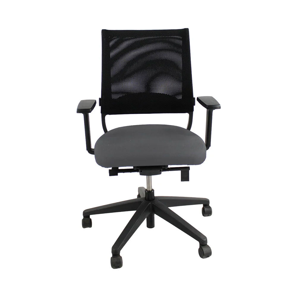 <tc>Sedus</tc>: <tc>Netwin</tc> Chaise NW-100 avec dossier en maille et tissu gris - Reconditionnée