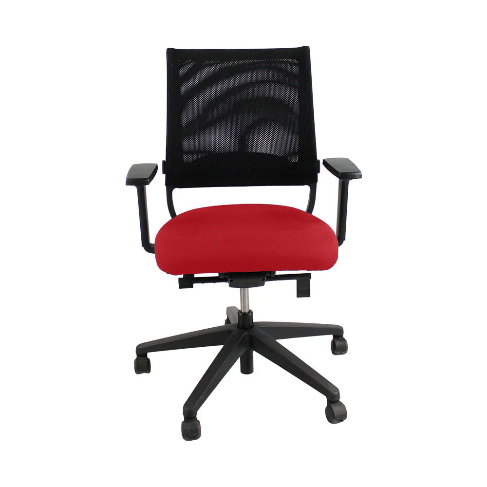 <tc>Sedus</tc>: <tc>Netwin</tc> Chaise NW-100 avec dossier en maille et tissu rouge - Reconditionnée