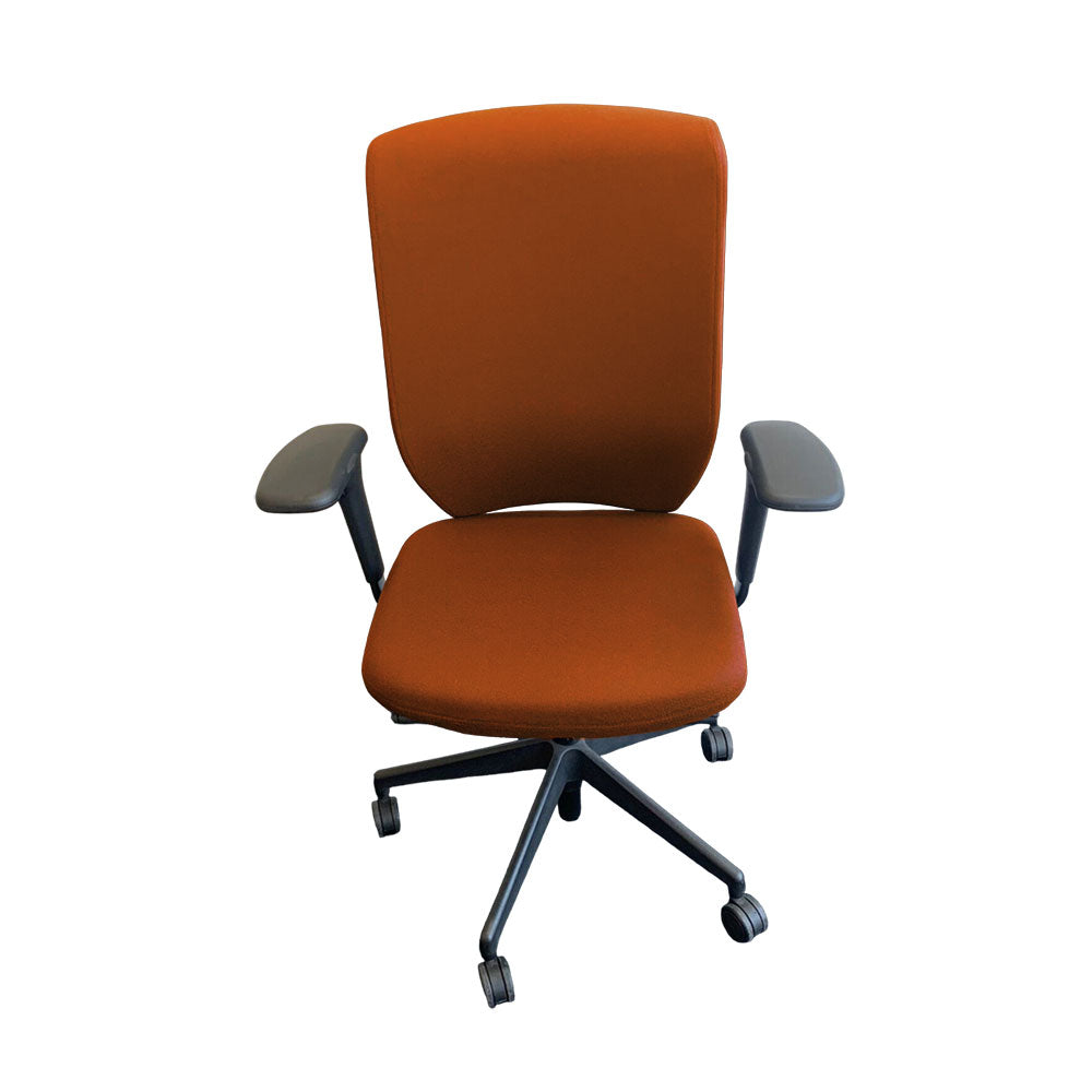 <tc>Senator</tc>: Chaise Evolve à dossier haut avec accoudoirs réglables en hauteur en cuir beige - Reconditionnée