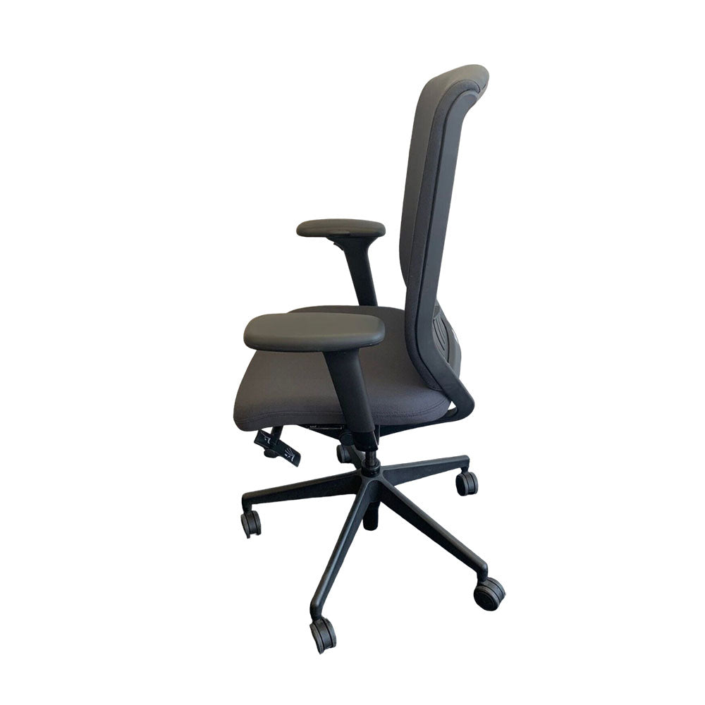 <tc>Senator</tc>: Chaise Evolve à dossier haut avec accoudoirs réglables en hauteur en tissu gris - Reconditionnée