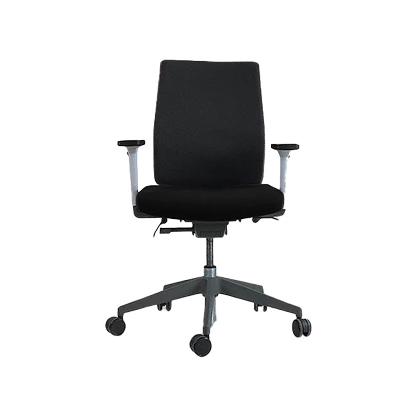<tc>Senator</tc>: Chaise de travail Free Flex en cuir noir avec accoudoirs - Reconditionnée