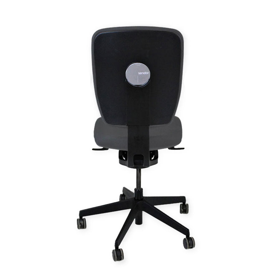 <tc>Senator</tc>: <tc>Dash</tc> Chaise de travail entièrement réglable en tissu gris sans accoudoirs - Reconditionnée