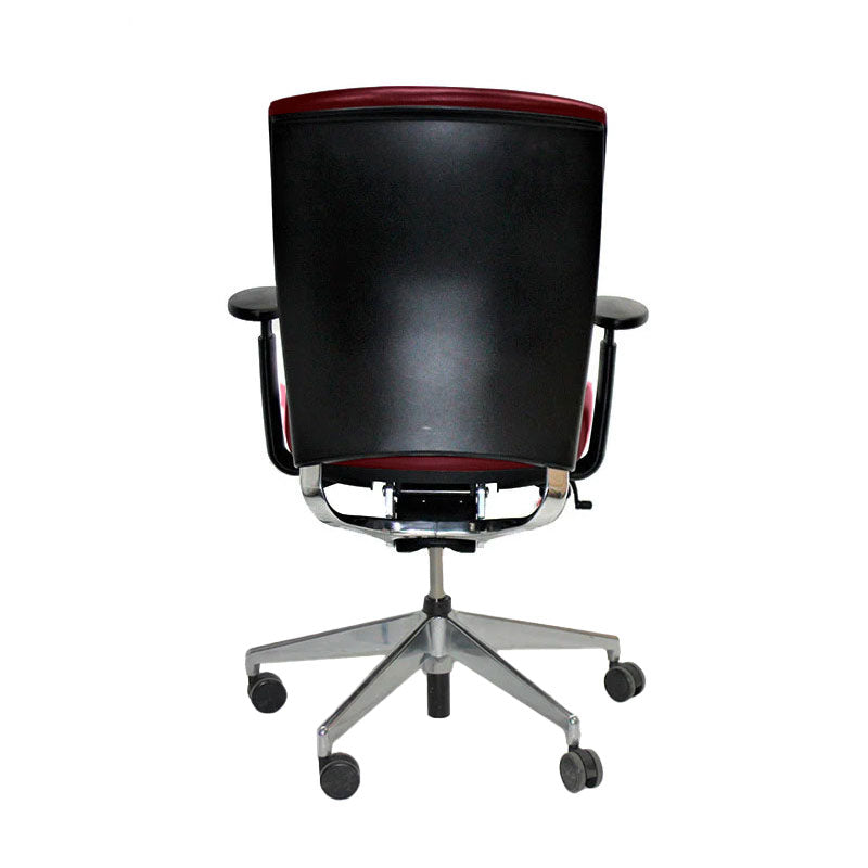 <tc>Senator</tc>: Chaise de bureau Enigma S21 avec cadre en aluminium et cuir bordeaux - Reconditionnée