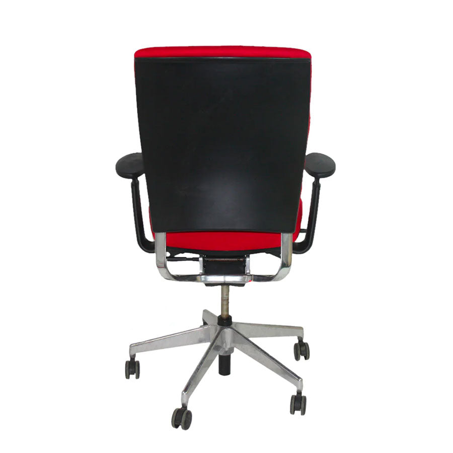 <tc>Senator</tc>: Chaise de bureau Enigma S21 avec cadre en aluminium et tissu rouge - Reconditionnée