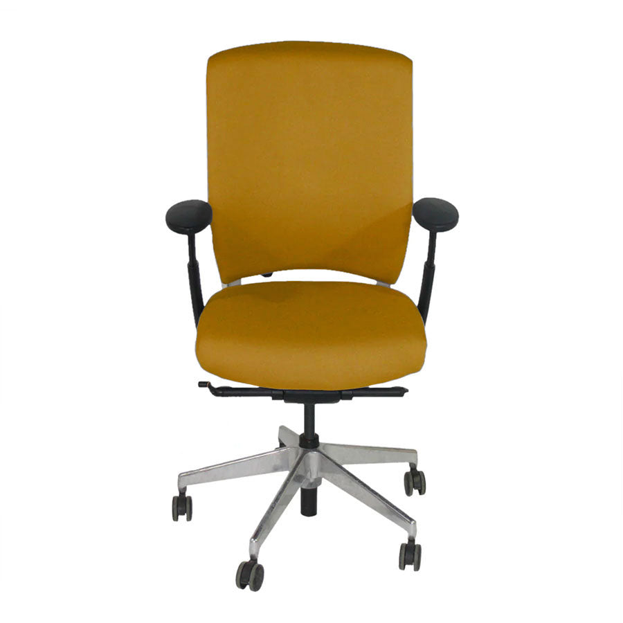 <tc>Senator</tc>: Chaise de bureau Enigma S21 avec structure en aluminium et tissu jaune - Reconditionnée