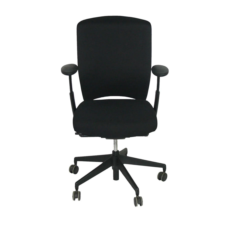 <tc>Senator</tc>: Chaise de bureau Enigma S21 avec cadre noir en cuir noir - Reconditionnée