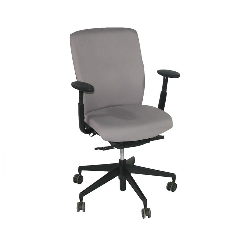 <tc>Senator</tc>: Chaise de bureau Enigma S21 avec cadre noir en tissu gris - Reconditionnée