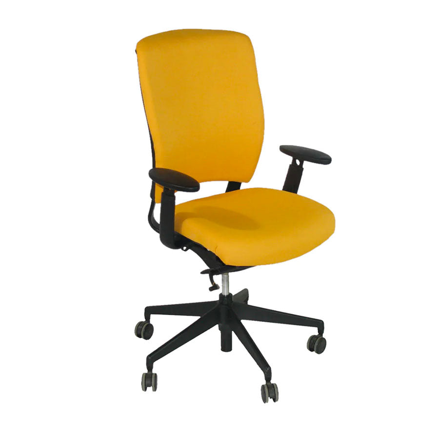 <tc>Senator</tc>: Chaise de bureau Enigma S21 avec cadre noir en tissu jaune - Reconditionnée