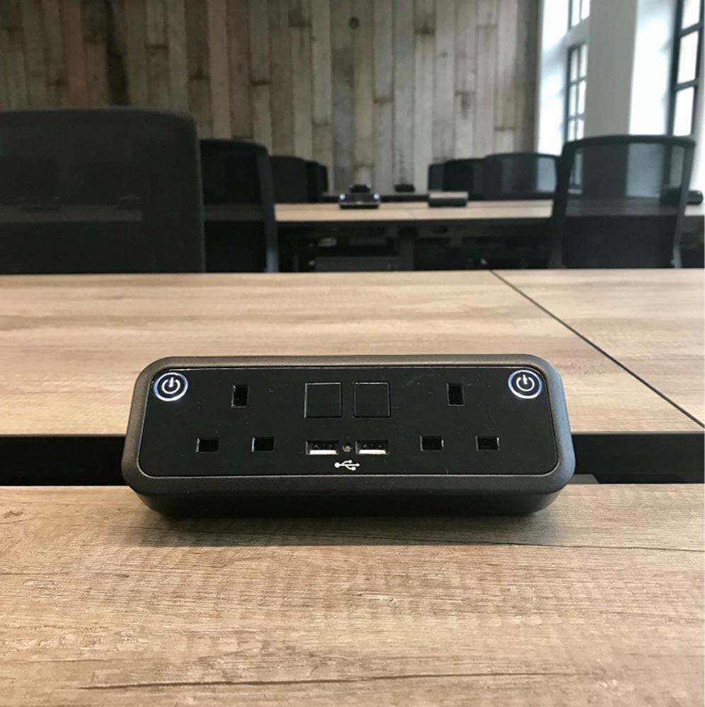 Module de puissance de bureau uno en noir brillant