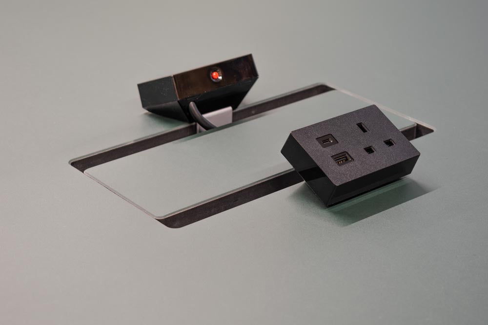 Module de puissance de bureau Nano en noir