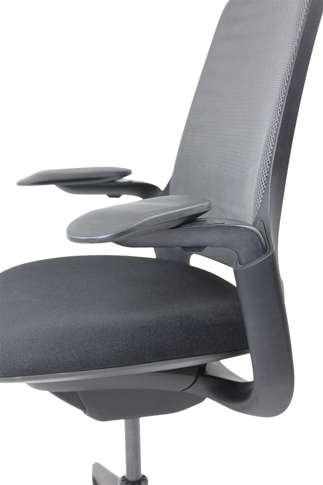 <tc>Steelcase</tc>: Chaise de bureau ergonomique Série 1 en tissu noir - Reconditionnée