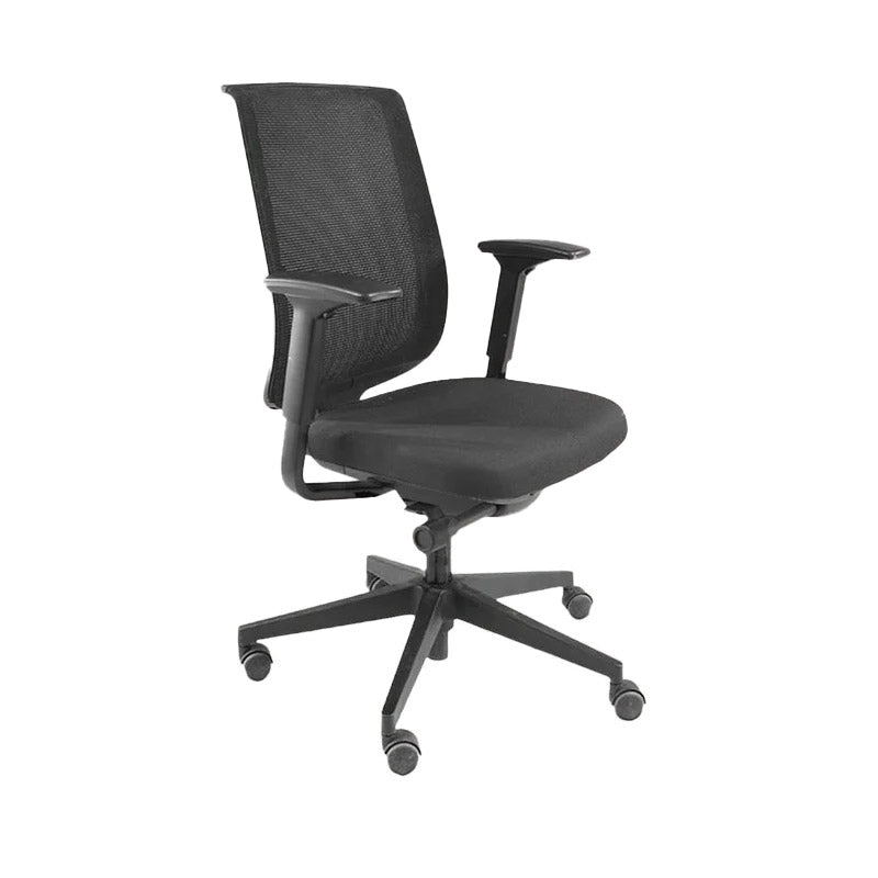 <tc>Steelcase</tc>: Chaise de bureau Reply avec dossier en maille et tissu gris - Reconditionnée