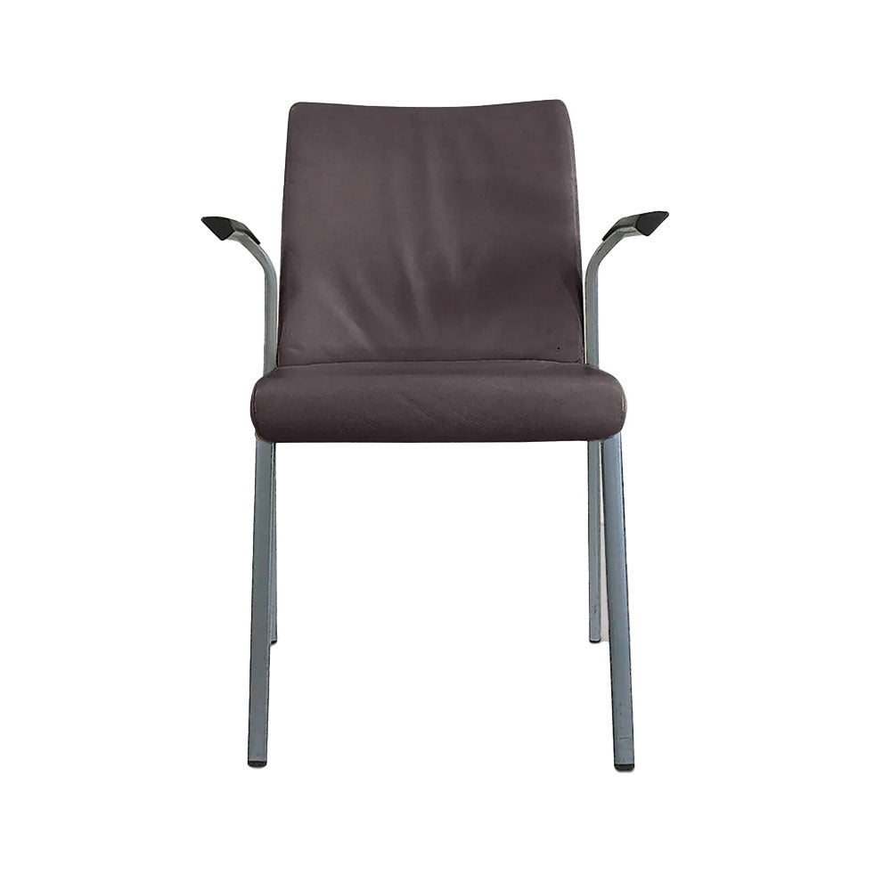 <tc>Steelcase</tc>: Chaise empilable en tissu gris - Reconditionnée