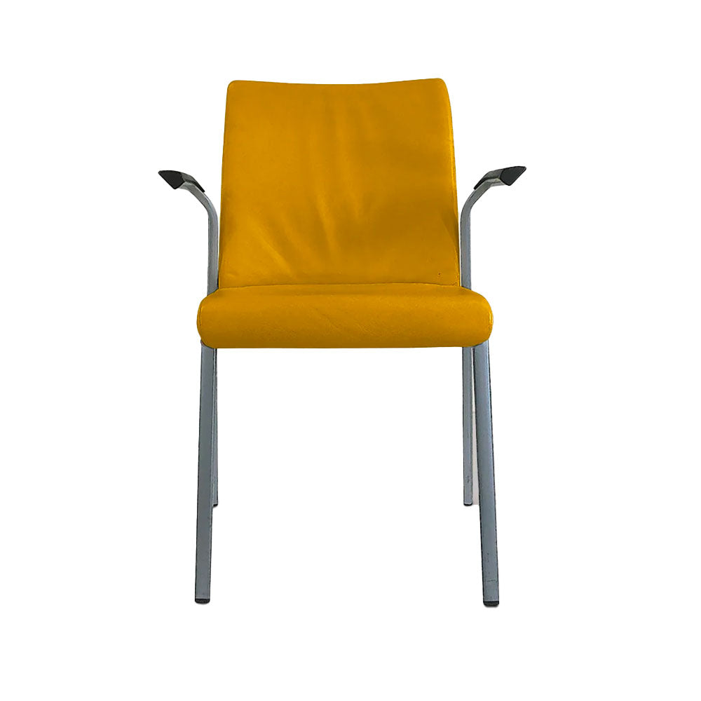 <tc>Steelcase</tc>: Chaise empilable en tissu jaune - Reconditionnée