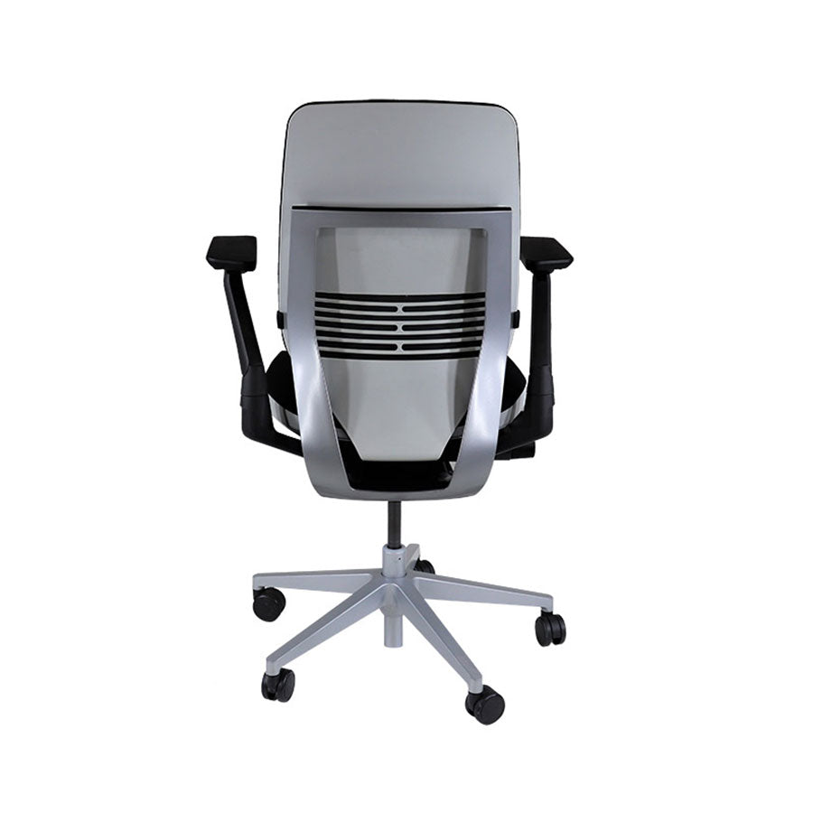 <tc>Steelcase</tc>: Chaise de bureau ergonomique Gesture - Tissu noir - Reconditionnée