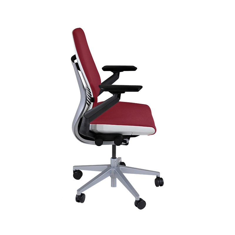 <tc>Steelcase</tc>: Chaise de bureau ergonomique Gesture - Cuir bordeaux - Reconditionnée
