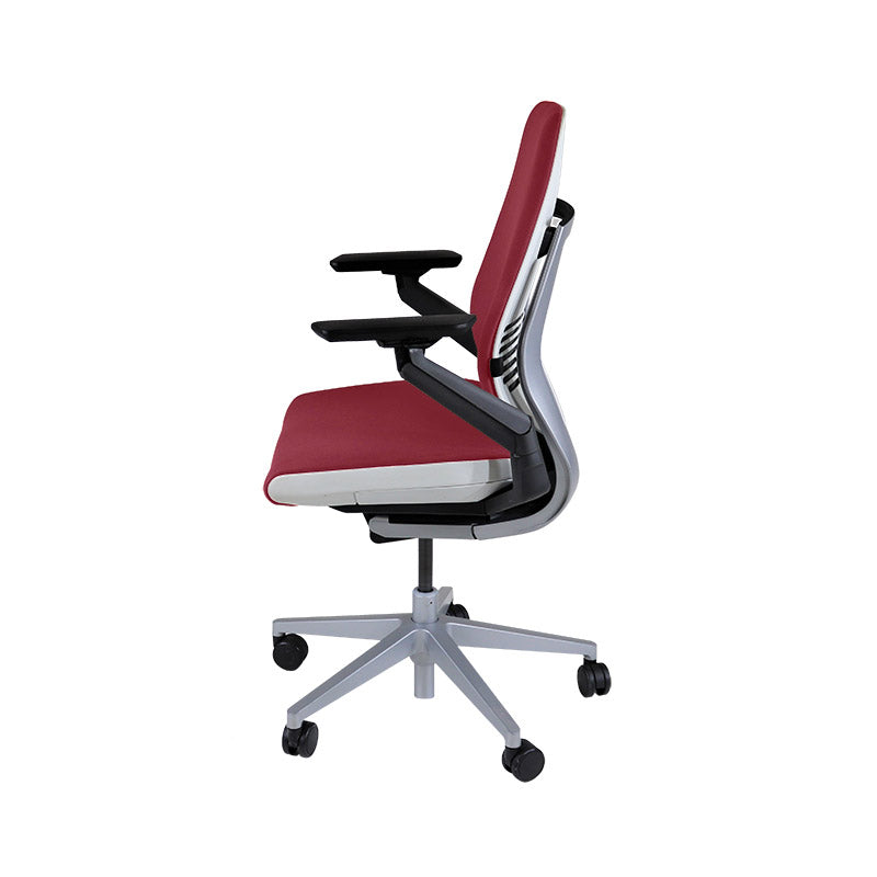 <tc>Steelcase</tc>: Chaise de bureau ergonomique Gesture - Cuir bordeaux - Reconditionnée