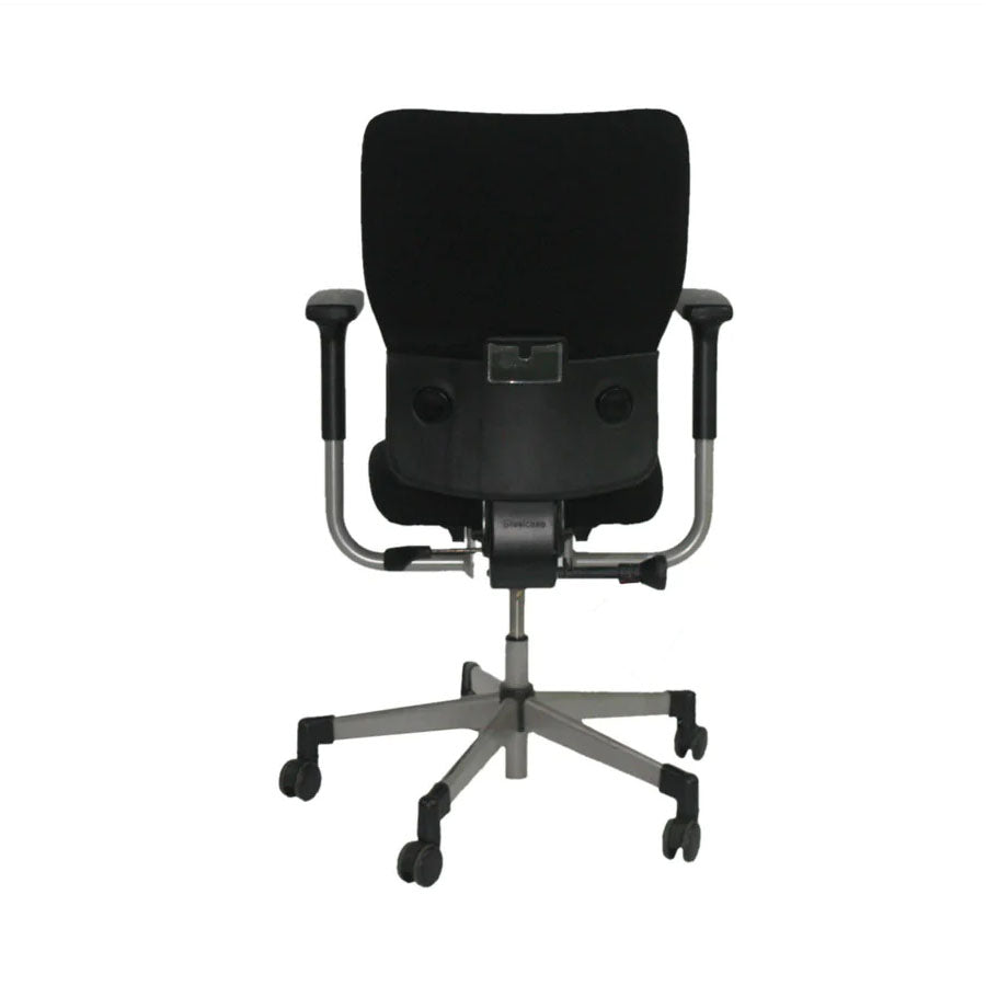 <tc>Steelcase</tc>: <tc>Lets B</tc> - Chaise de travail à dossier haut en tissu noir - Reconditionnée