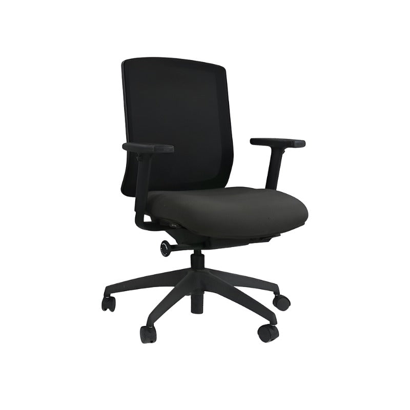 <tc>Steelcase</tc>: Chaise de travail Reply (cadre noir) - Reconditionnée