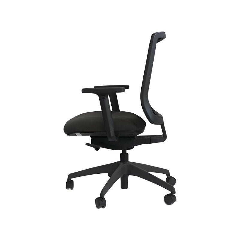 <tc>Steelcase</tc>: Chaise de travail Reply (cadre noir) - Reconditionnée