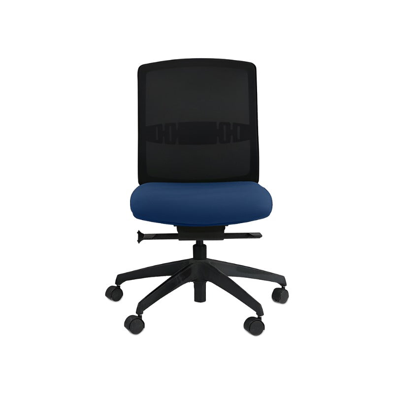 <tc>Steelcase</tc>: Chaise de travail Reply (cadre noir) sans accoudoirs - Reconditionnée