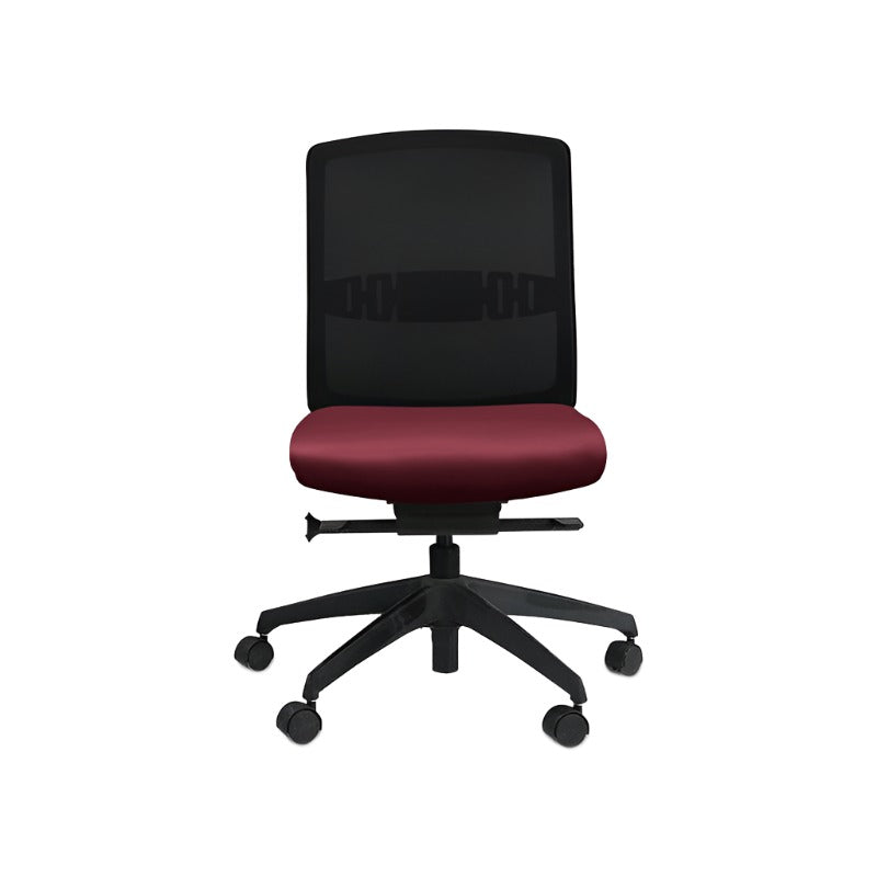 <tc>Steelcase</tc>: Chaise de travail Reply (cadre noir) sans accoudoirs - Reconditionnée