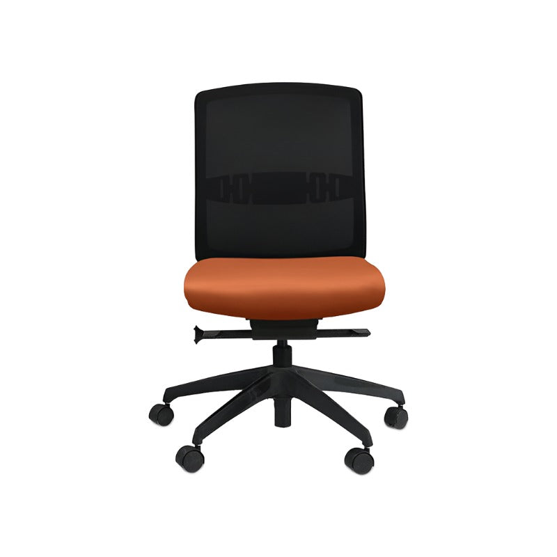 <tc>Steelcase</tc>: Chaise de travail Reply (cadre noir) sans accoudoirs - Reconditionnée