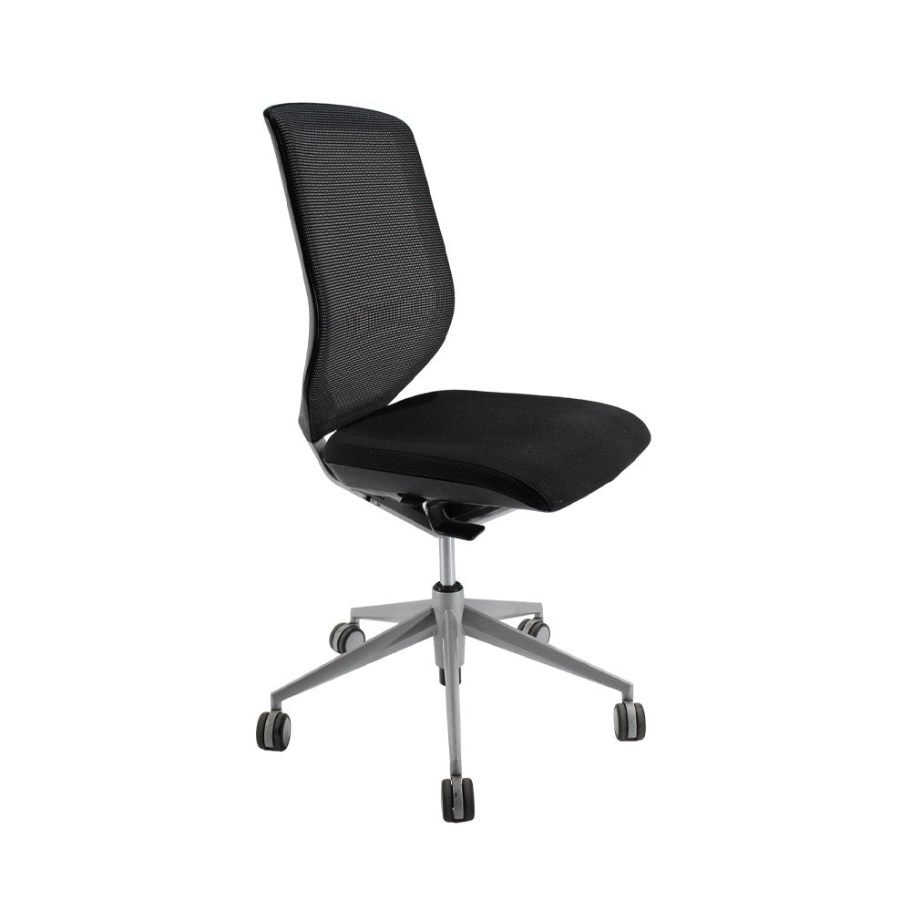 <tc>Actiu</tc>: Chaise de bureau ergonomique TNK sans accoudoirs, noire - Reconditionnée