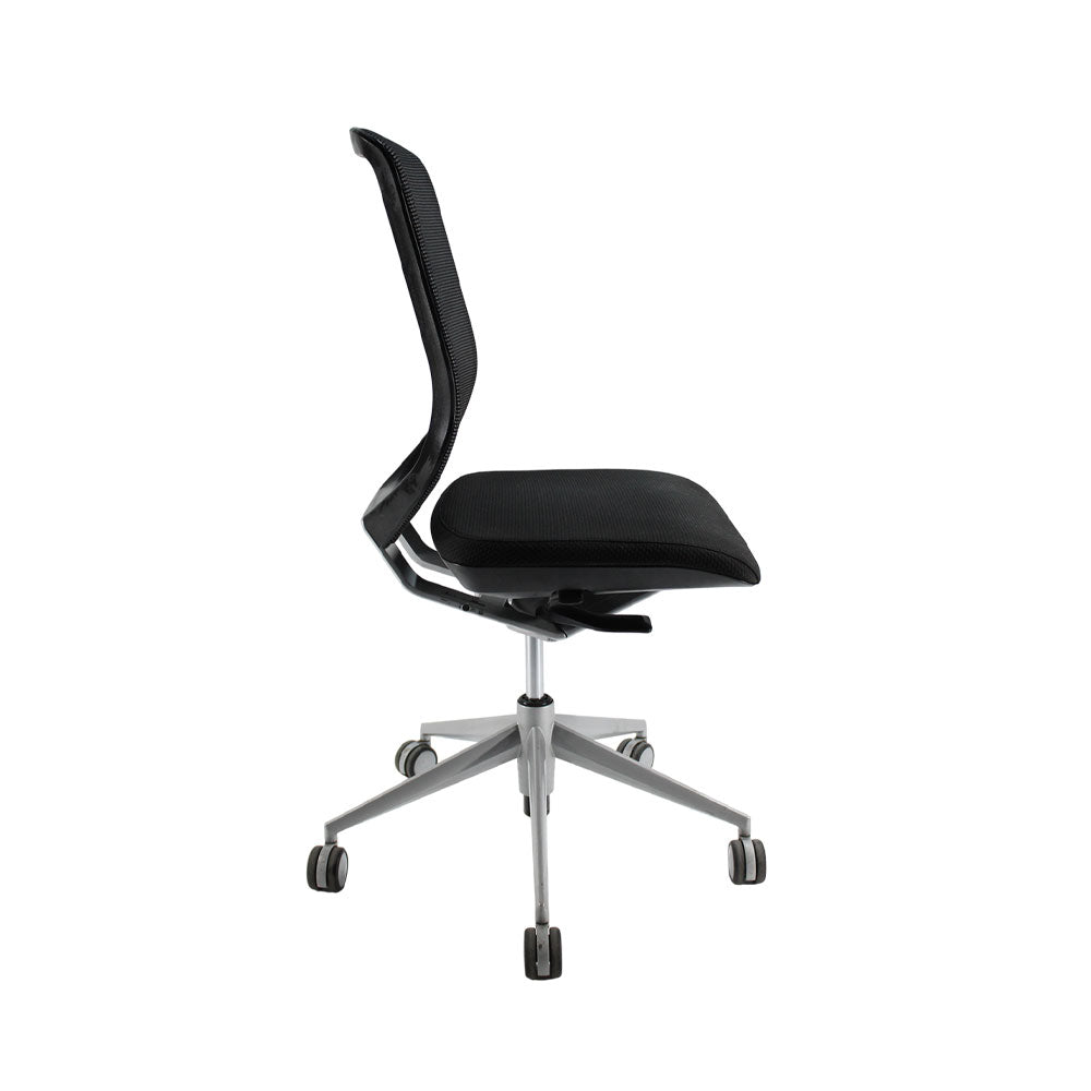 <tc>Actiu</tc>: Chaise de bureau ergonomique TNK sans accoudoirs, noire - Reconditionnée
