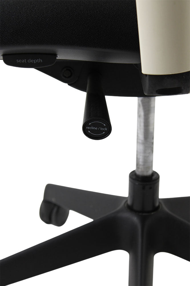 Orangebox: Do - Task Chair in Black Fabric/White Frame - Refurbished