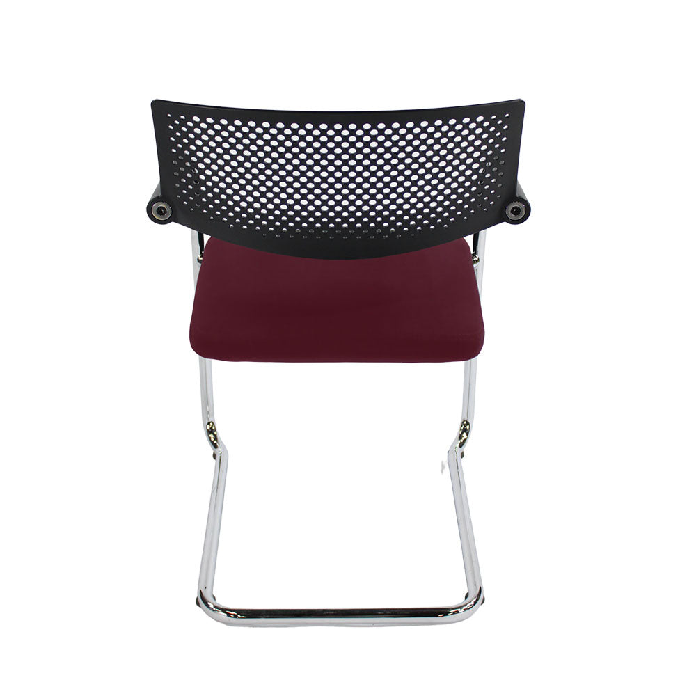 <tc>Vitra</tc>: <tc>VisaVis</tc> 2 chaises de réunion en cuir bordeaux - Rénovées