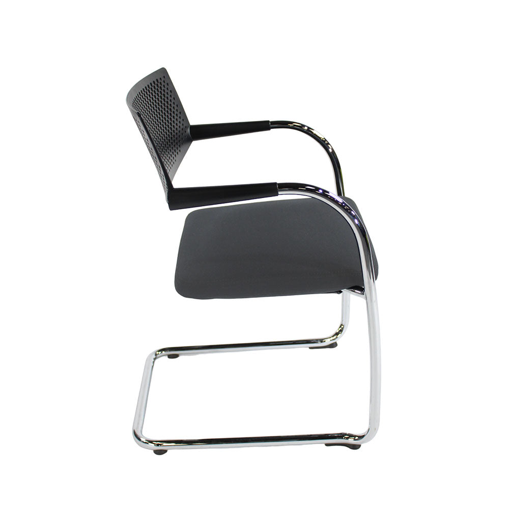 <tc>Vitra</tc>: <tc>VisaVis</tc> 2 chaises de réunion en tissu gris - Rénovées