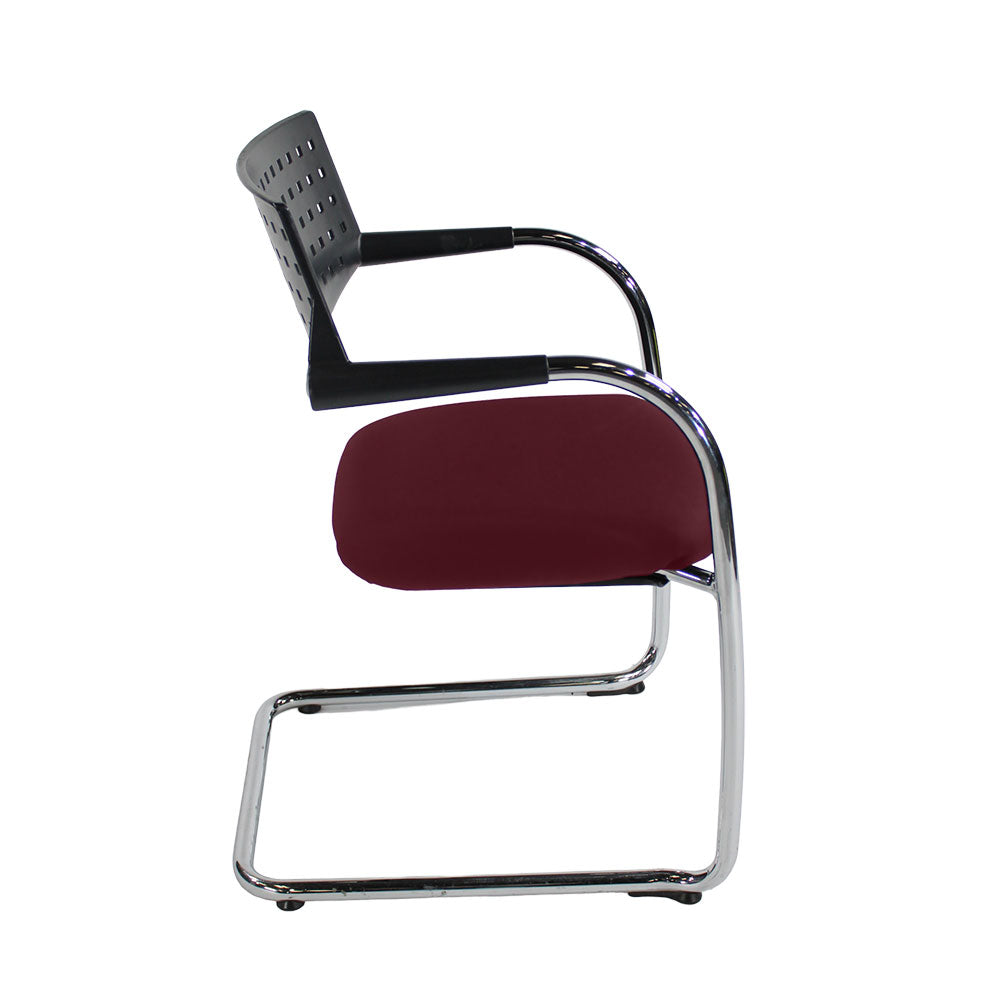 <tc>Vitra</tc>: <tc>VisaVis</tc> Chaise de réunion en cuir bordeaux - Rénovée
