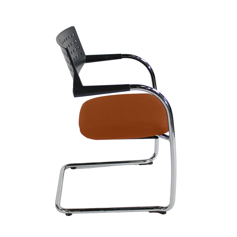 <tc>Vitra</tc>: <tc>VisaVis</tc> Chaise de réunion en cuir beige - Rénovée