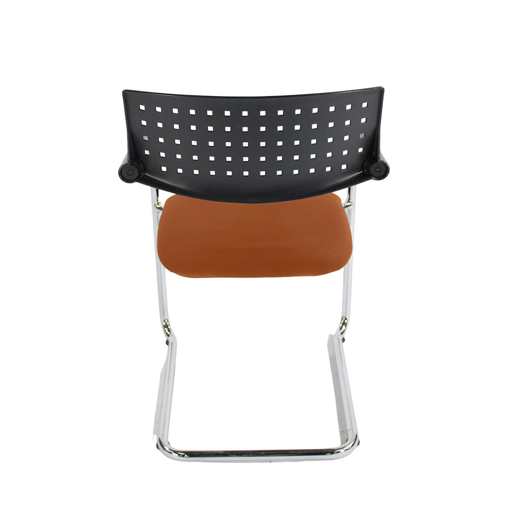 <tc>Vitra</tc>: <tc>VisaVis</tc> Chaise de réunion en cuir beige - Rénovée