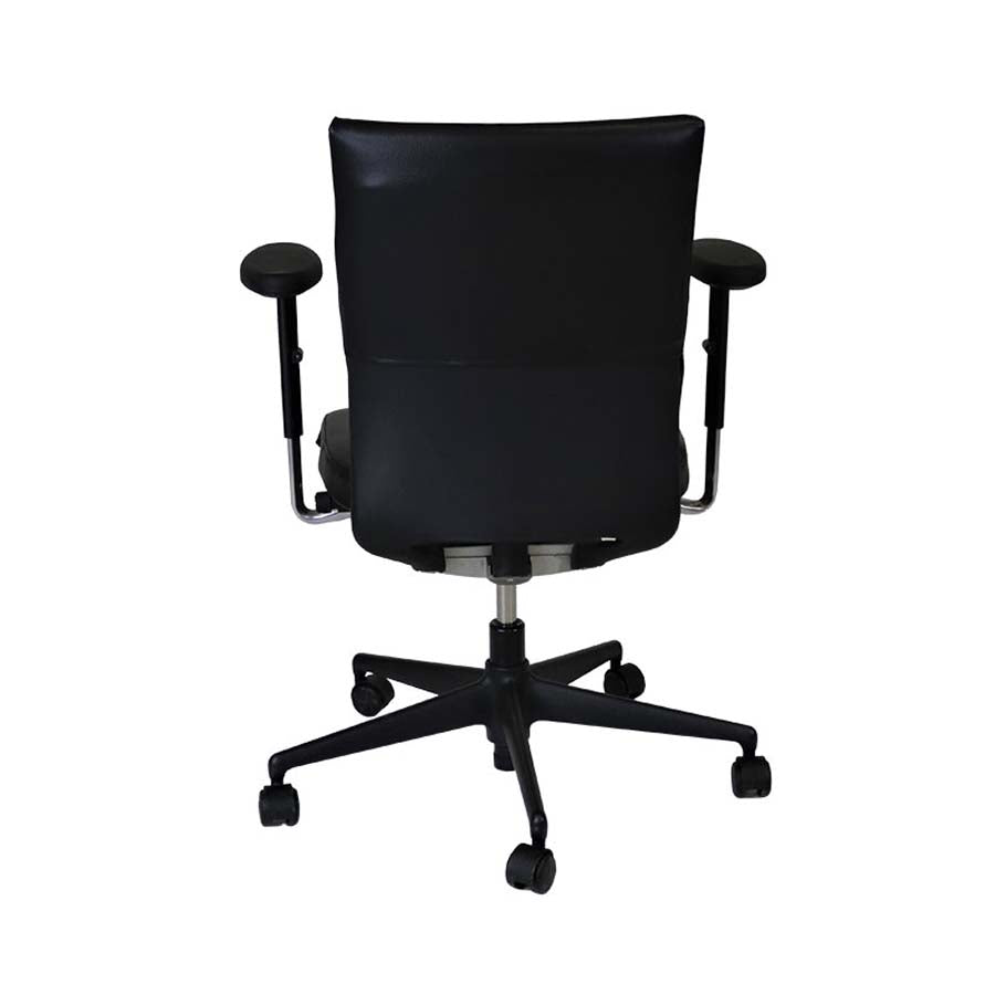 <tc>Vitra</tc>: <tc>Axess</tc> Chaise de bureau en cuir noir - Reconditionnée