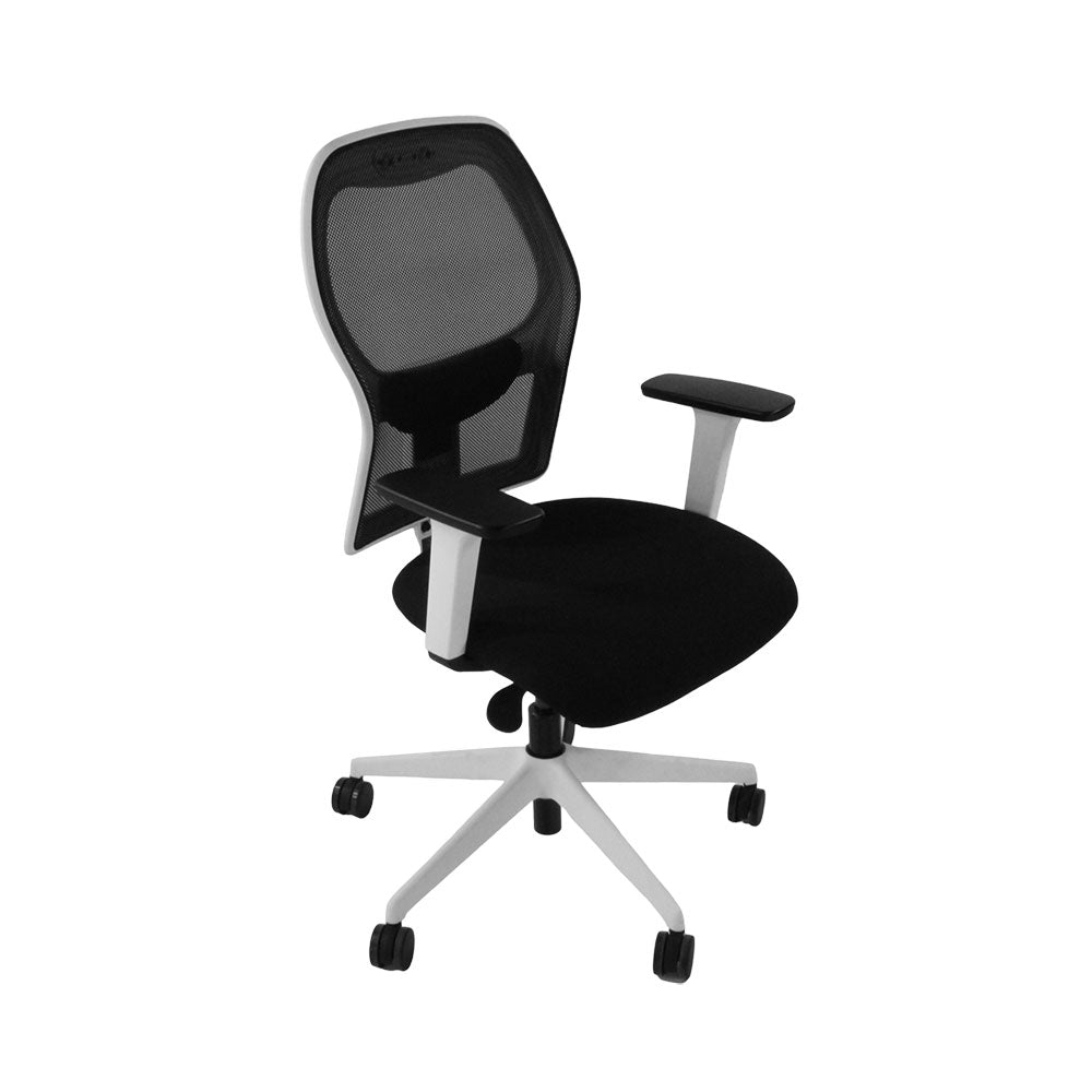 <tc>Ahrend</tc>: Chaise de travail de type 160 en tissu noir/cadre blanc - Reconditionnée