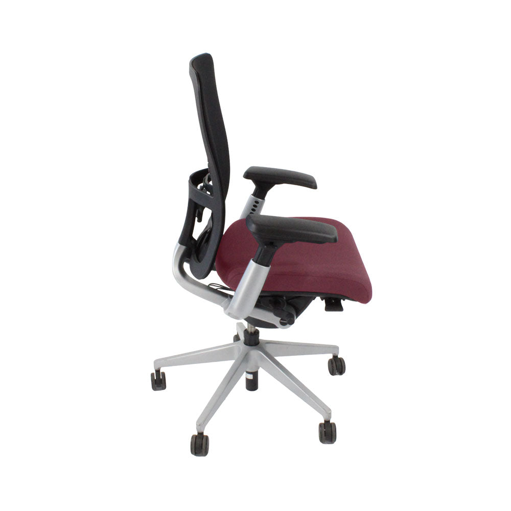 <tc>Haworth</tc>: <tc>Zody Comforto</tc> Chaise de bureau 89 en cuir bordeaux/cadre gris - Reconditionnée