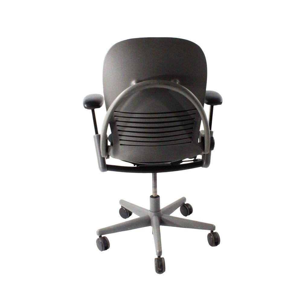<tc>Steelcase</tc>: <tc>Leap V1</tc> Chaise de bureau - Structure grise/tissu noir - Reconditionnée