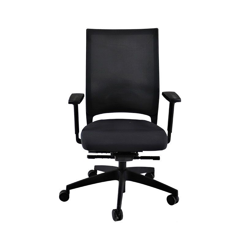 <tc>Sedus</tc>: <tc>Quarterback</tc> Chaise de bureau avec cadre noir en tissu noir - Reconditionnée