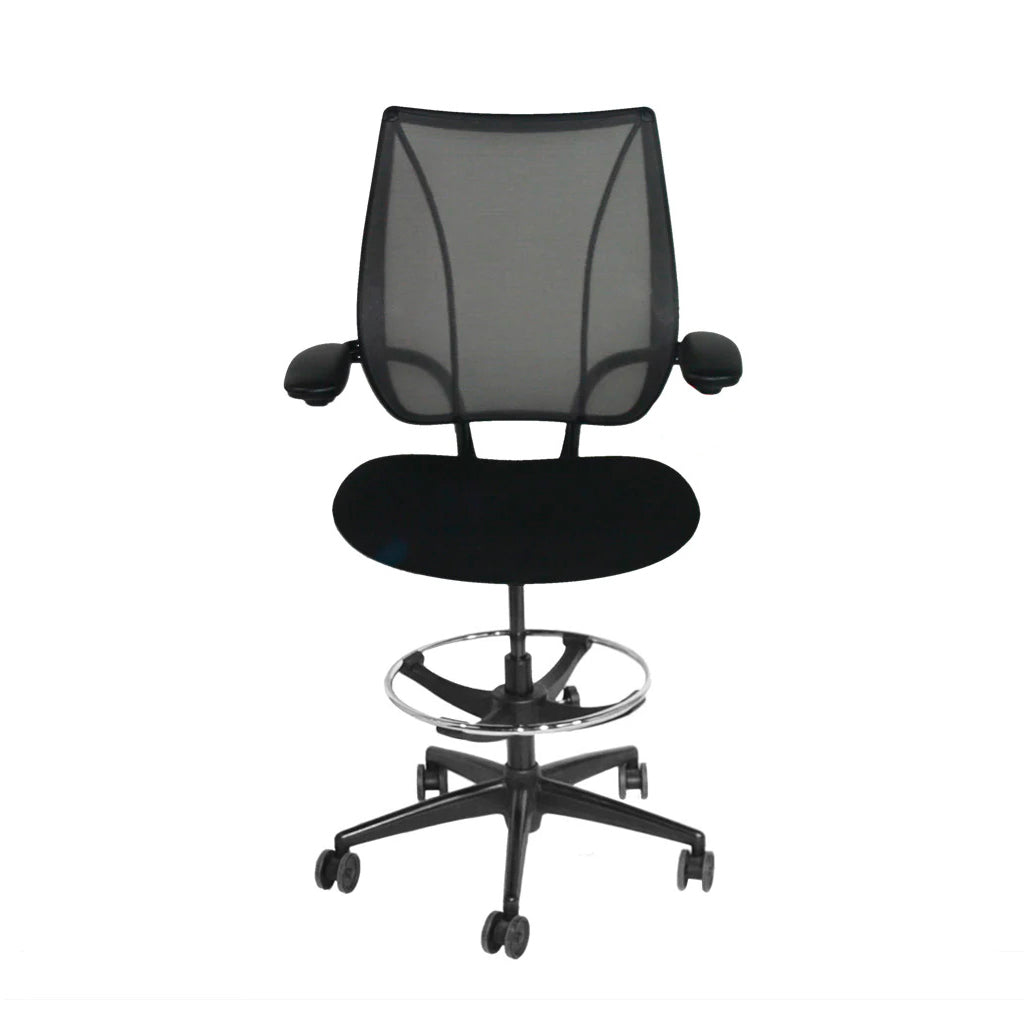 <tc>Humanscale</tc>: <tc>Liberty</tc> Chaise de dessinateur en tissu noir - Reconditionnée