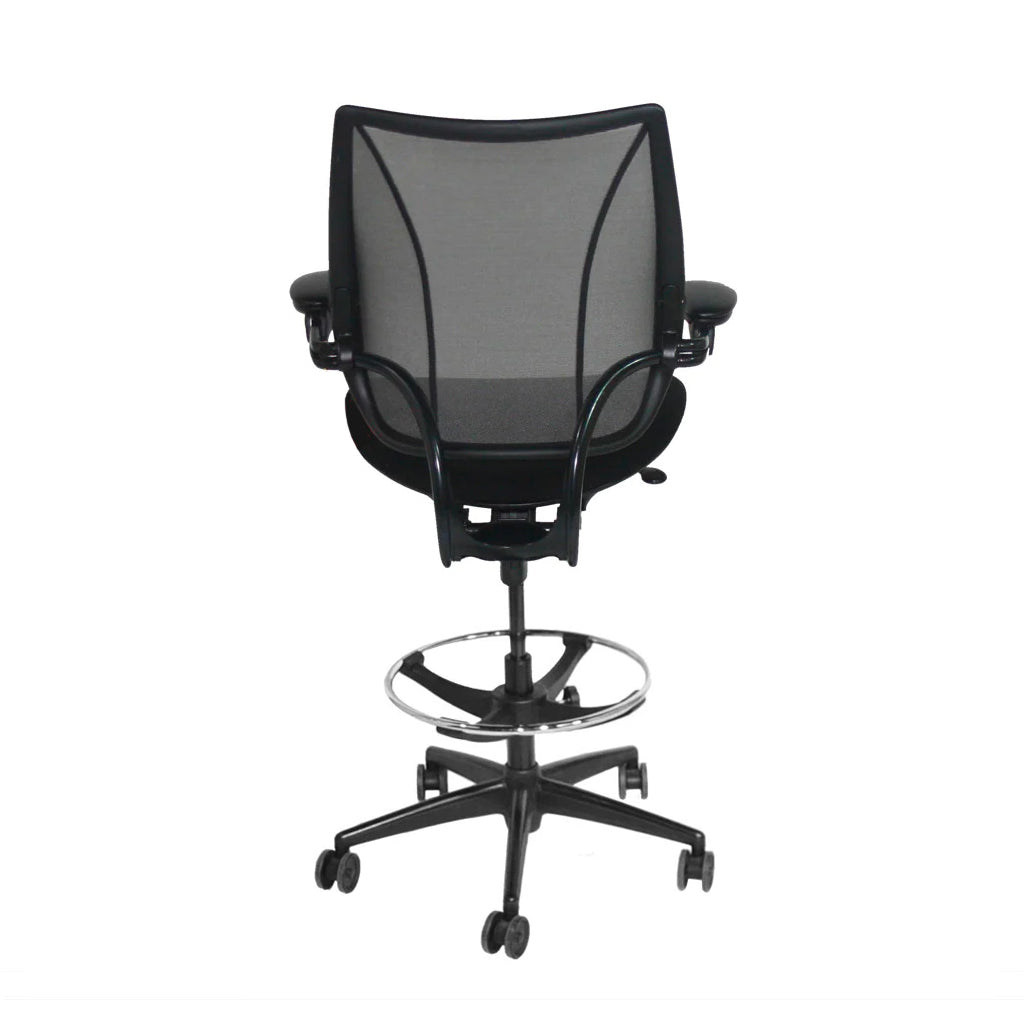 <tc>Humanscale</tc>: <tc>Liberty</tc> Chaise de dessinateur en tissu noir - Reconditionnée
