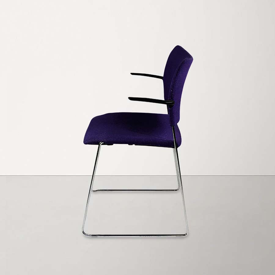 <tc>Senator</tc>: Chaise empilable Howe - Reconditionnée