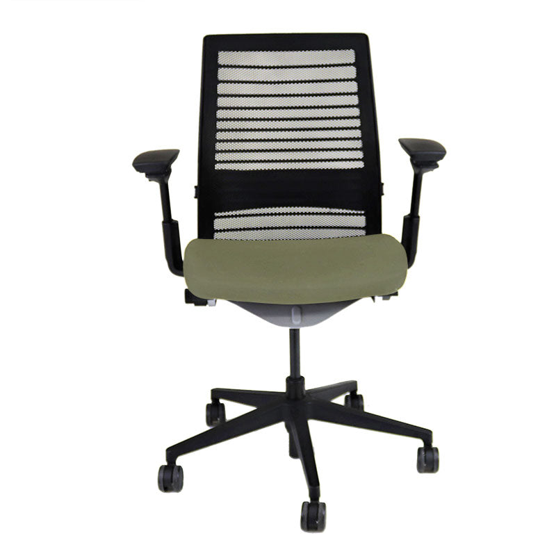 <tc>Steelcase</tc>: <tc>Think V2</tc> Chaise de bureau avec dossier en maille - Reconditionnée