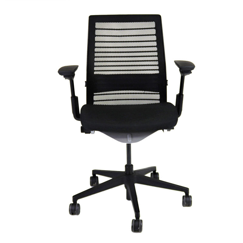 <tc>Steelcase</tc>: <tc>Think V2</tc> Chaise de bureau avec dossier en maille - Reconditionnée