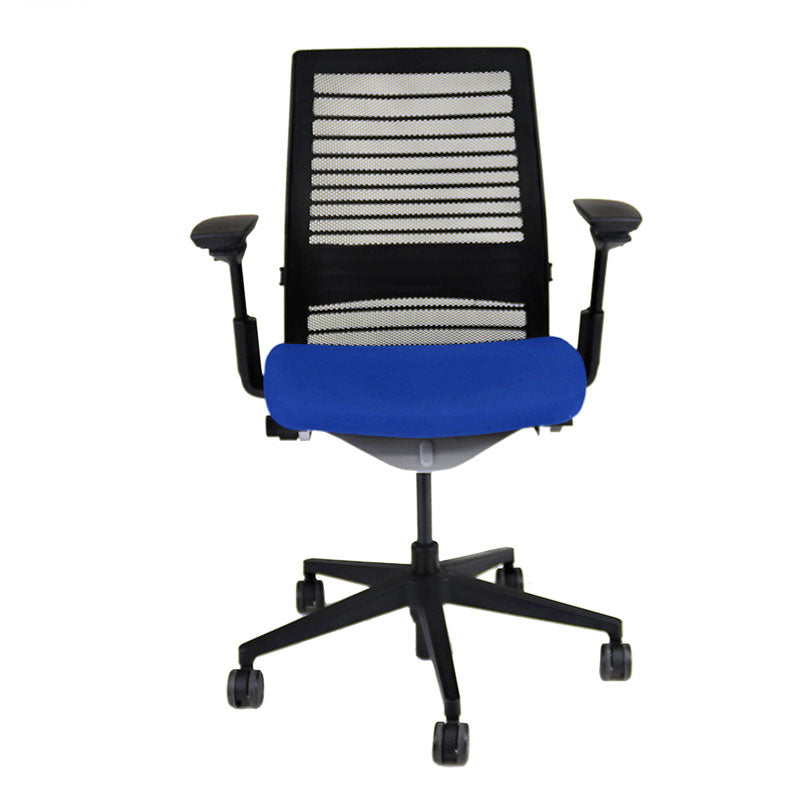 <tc>Steelcase</tc>: <tc>Think V2</tc> Chaise de bureau avec dossier en maille - Reconditionnée