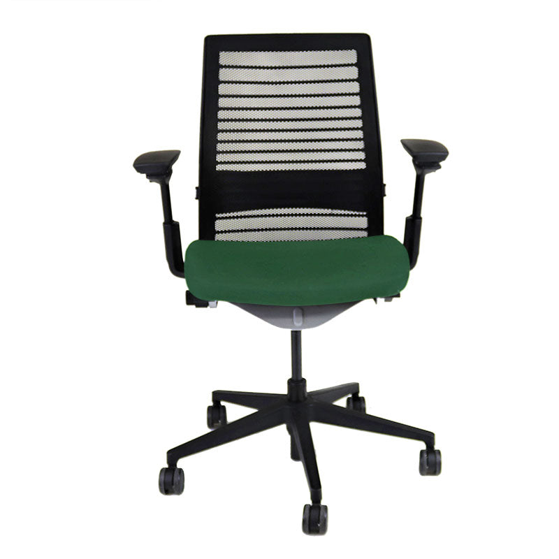 <tc>Steelcase</tc>: <tc>Think V2</tc> Chaise de bureau avec dossier en maille - Reconditionnée