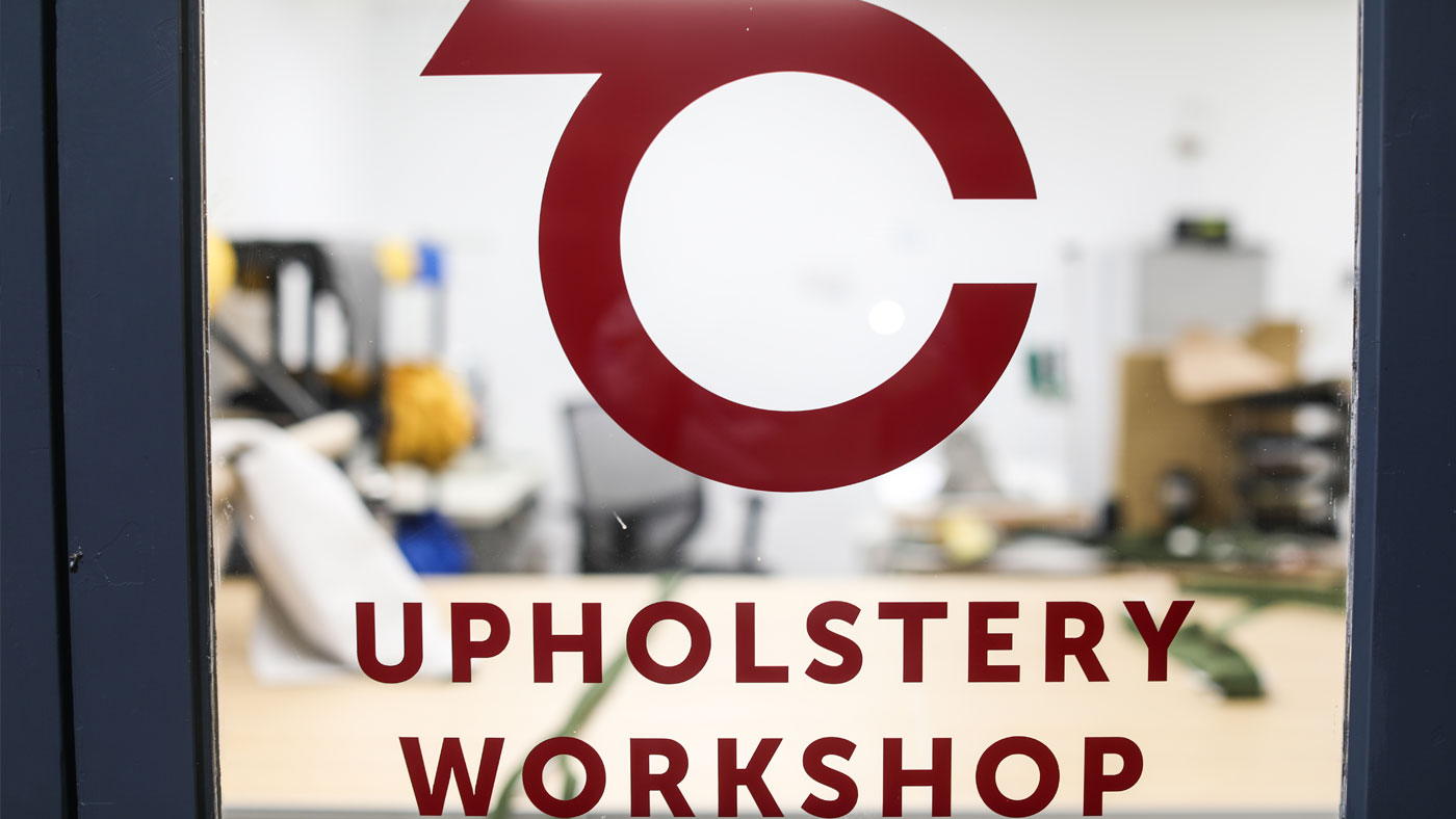 Des façons créatives de recycler le mobilier de bureau pour un espace